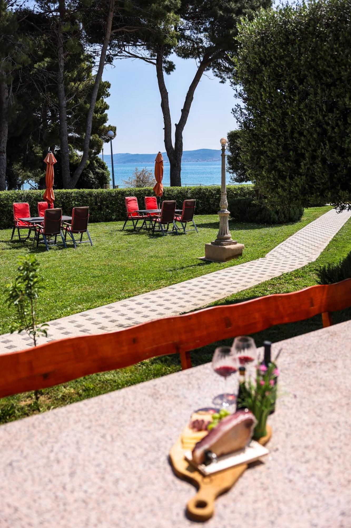 Apartments Becky On A Sandy Beach Without Crowd Sukošan المظهر الخارجي الصورة