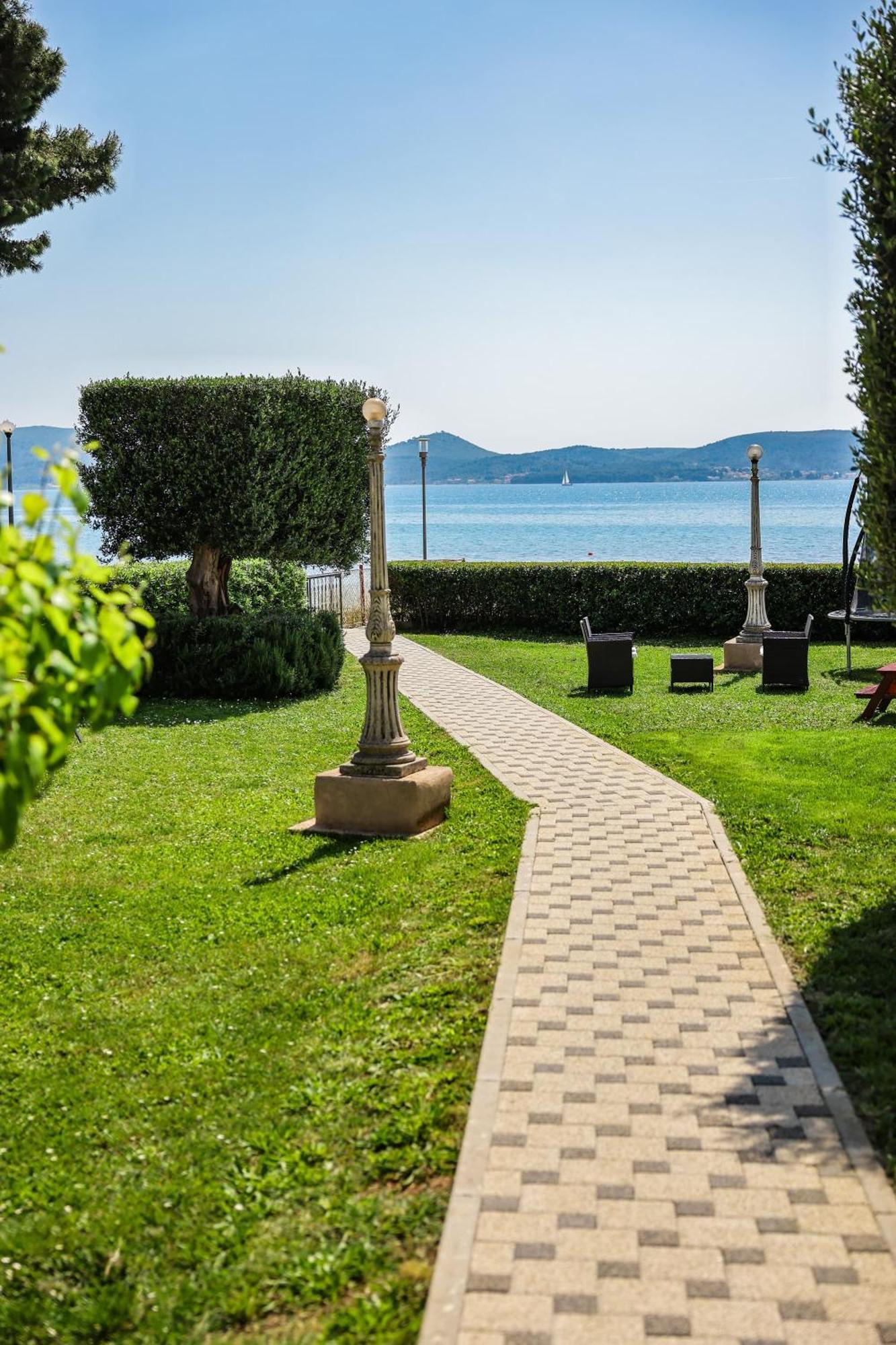 Apartments Becky On A Sandy Beach Without Crowd Sukošan المظهر الخارجي الصورة