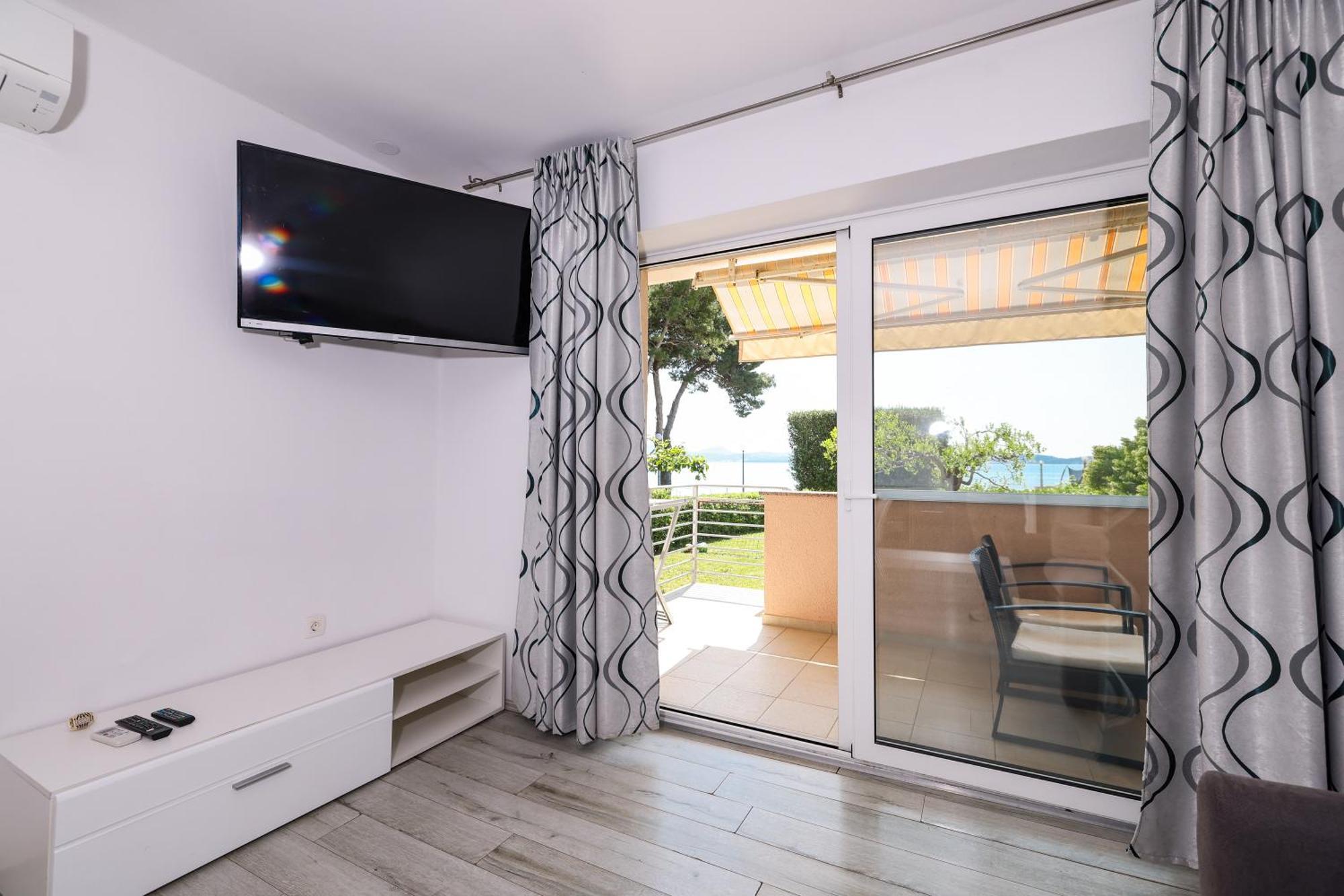 Apartments Becky On A Sandy Beach Without Crowd Sukošan المظهر الخارجي الصورة